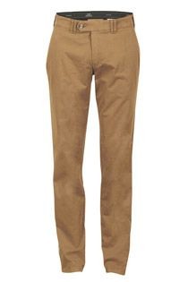 Chino van Club of Comfort