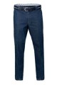 Stretch-jeans met riem van Luigi Morini.